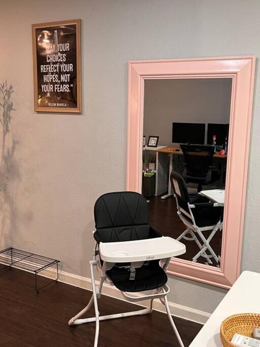 Healing Haven King Bed Suite 댈러스 외부 사진