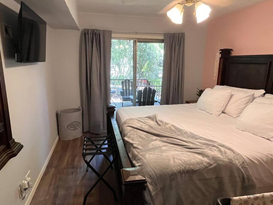 Healing Haven King Bed Suite 댈러스 외부 사진